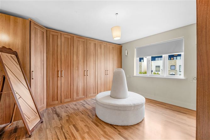 https://photos-a.propertyimages.ie/media/5/5/8/4960855/8f003563-3951-4b87-953b-89cd88620041_l.jpg