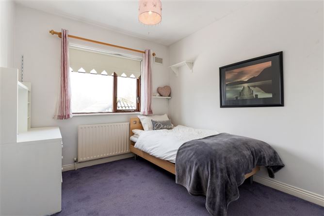13 Glenbourne View, Leopardstown, Dublin 18