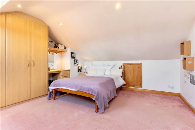 13 Glenbourne View, Leopardstown, Dublin 18