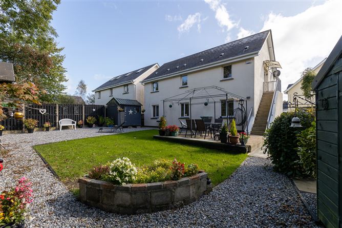 8 Glen Richards Wood, Poulshone