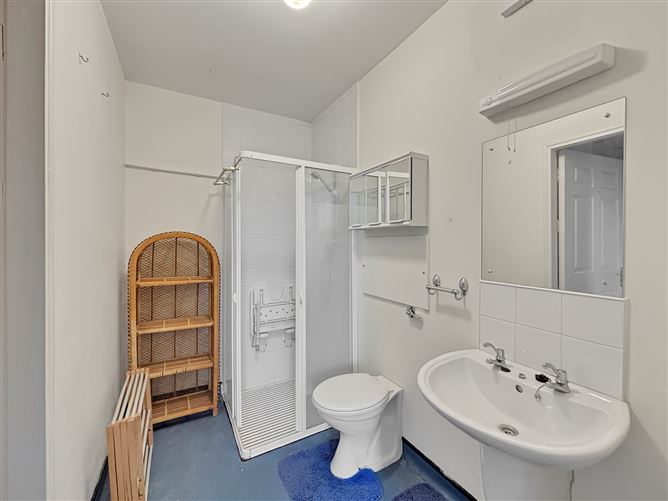 14 Nenagh Manor Retirement Apartments, Yewston, Nenagh, Co. Tipperary
