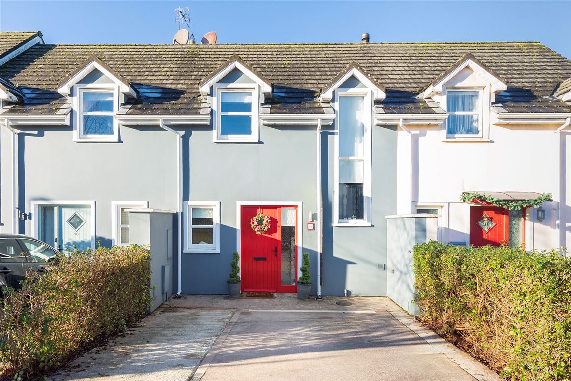 No 42 Riverside Avenue , Cobh, Cork