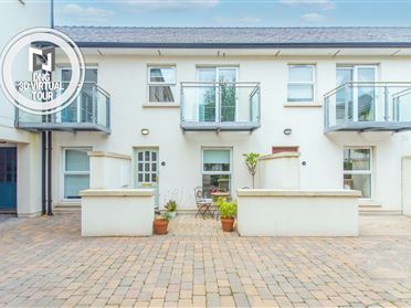 2 Cuirt Eanna, The Long Walk, Galway