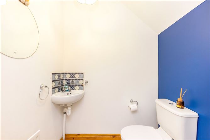 1 Lakeview, The Fair Green, Cavan