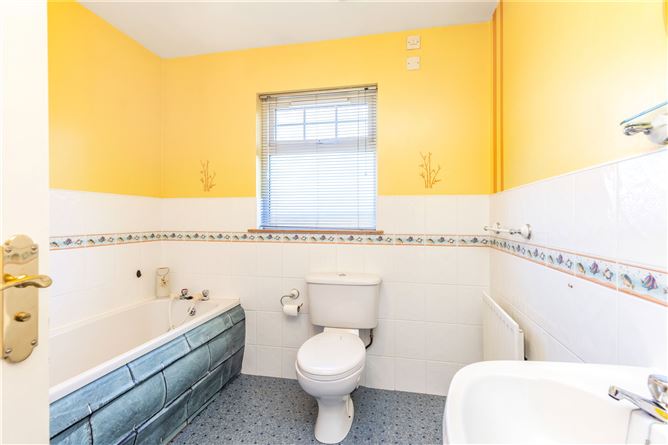 1 Lakeview, The Fair Green, Cavan