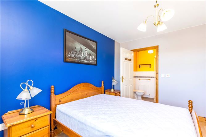 1 Lakeview, The Fair Green, Cavan