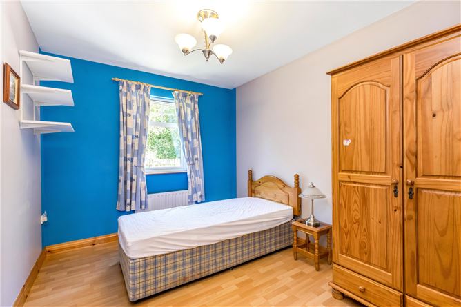 1 Lakeview, The Fair Green, Cavan