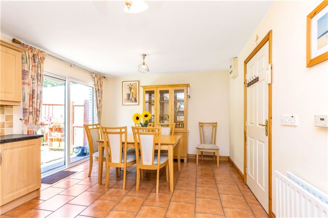 1 Lakeview, The Fair Green, Cavan