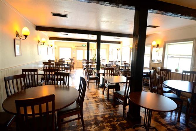 Prominent 7 Day Licenced & Restaurant Premises “The Forge”, Castlebridge, Co. Wexford., Castlebridge, Wexford