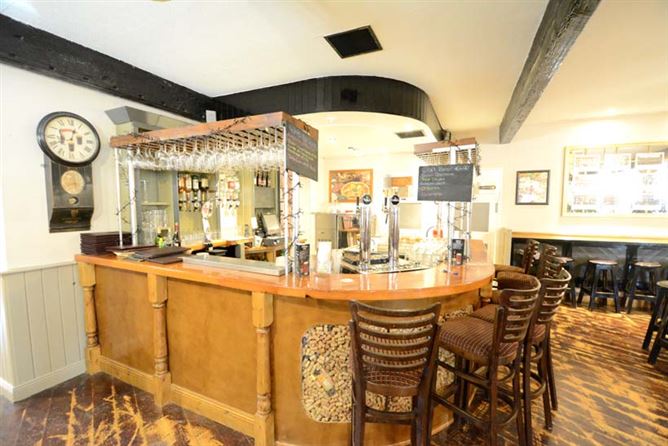 Prominent 7 Day Licenced & Restaurant Premises “The Forge”, Castlebridge, Co. Wexford., Castlebridge, Wexford