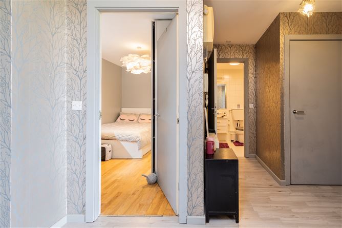 https://photos-a.propertyimages.ie/media/5/6/0/4942065/a64f7b8e-8c74-44a9-ae66-df7ad594b258_l.jpg