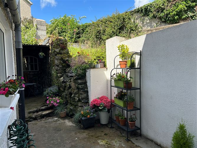 Photo 31 of 34 — 'Cobwebs' John Street, Killaloe, Clare