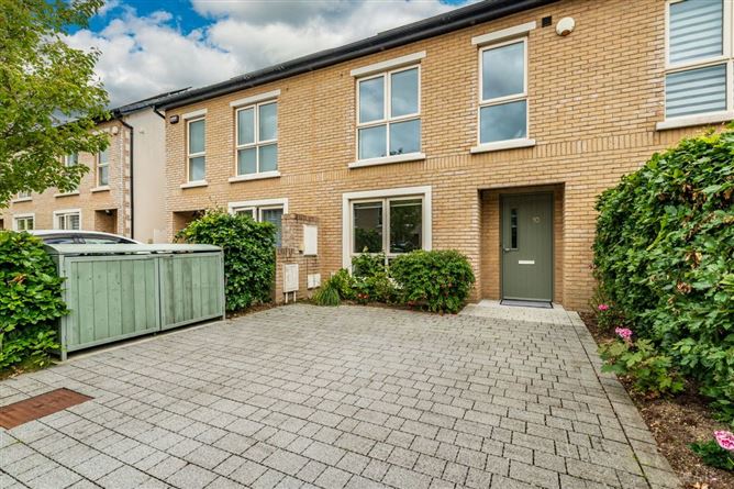 10 Oak Park Ave, Naas, Kildare