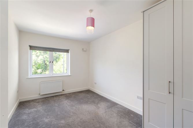 https://photos-a.propertyimages.ie/media/5/6/0/5014065/c7c22494-236c-4d1a-9096-07f3a014ce97_l.jpeg