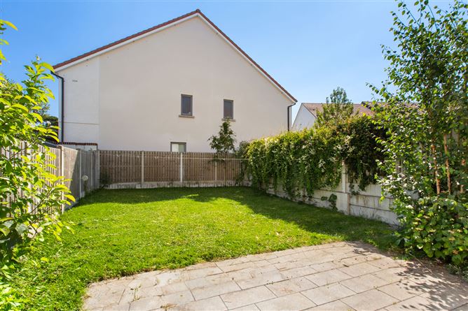 https://photos-a.propertyimages.ie/media/5/6/0/5014065/c7c22494-236c-4d1a-9096-07f3a014ce97_l.jpeg