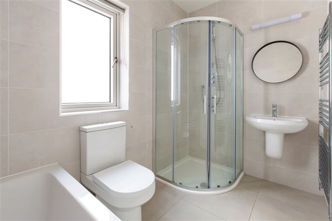https://photos-a.propertyimages.ie/media/5/6/0/5014065/c7c22494-236c-4d1a-9096-07f3a014ce97_l.jpeg