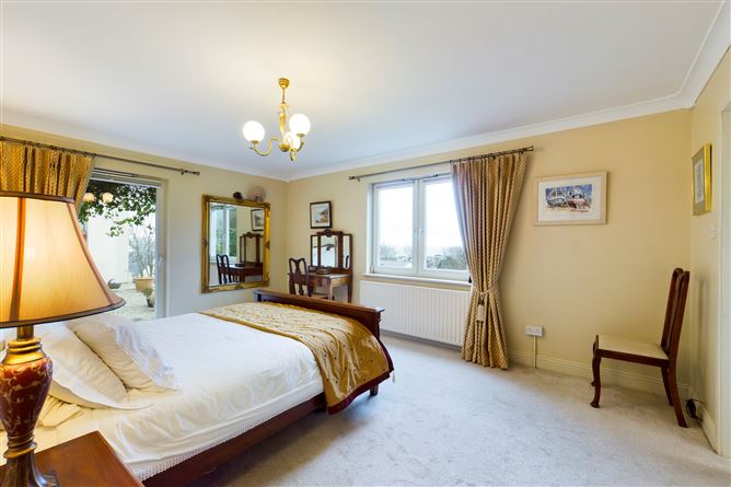 Meadowcourt House, Circular Road, Dunmore East, Waterford