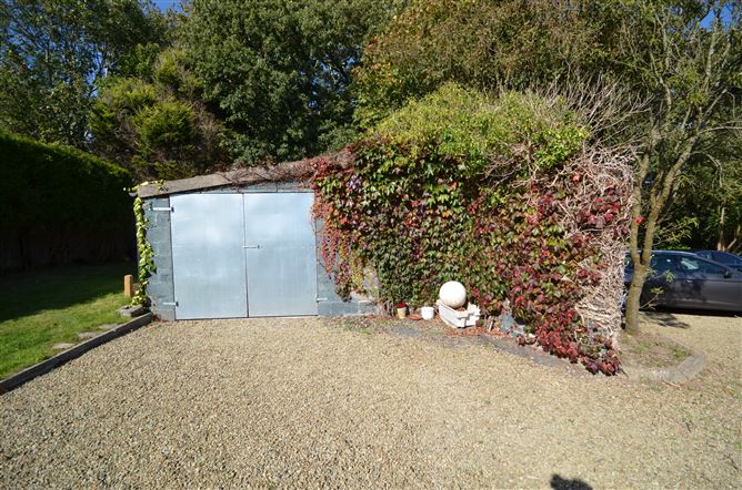 Meadowcourt House, Circular Road, Dunmore East, Waterford