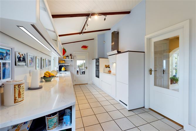 Meadowcourt House, Circular Road, Dunmore East, Waterford