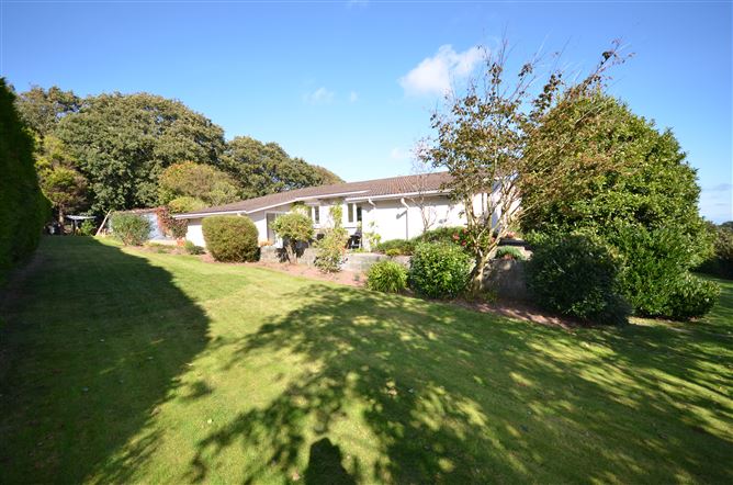 Meadowcourt House, Circular Road, Dunmore East, Waterford