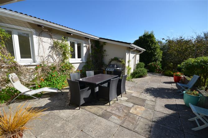 Meadowcourt House, Circular Road, Dunmore East, Waterford