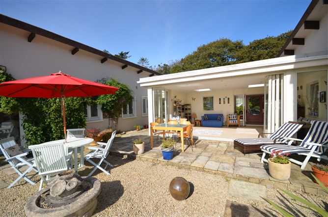Meadowcourt House, Circular Road, Dunmore East, Waterford
