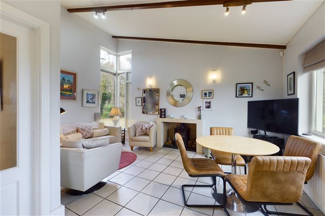 Meadowcourt House, Circular Road, Dunmore East, Waterford