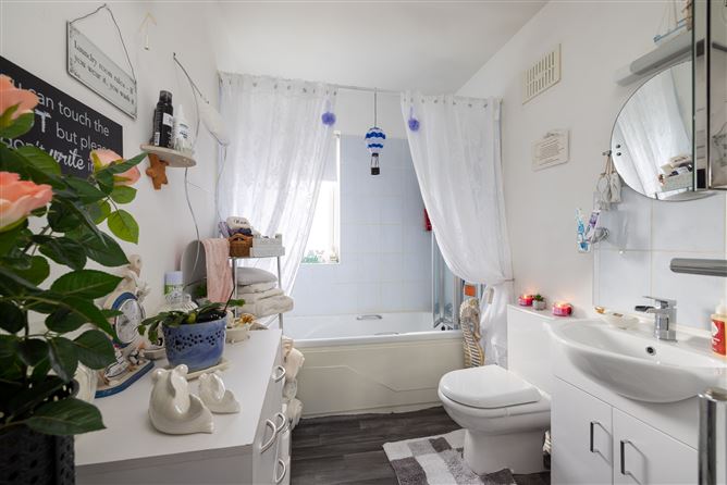 No. 60 Ard Alainn, Castlebridge, Wexford