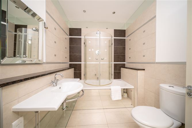 76 Ballintyre Grove, Ballinteer, Dublin 16