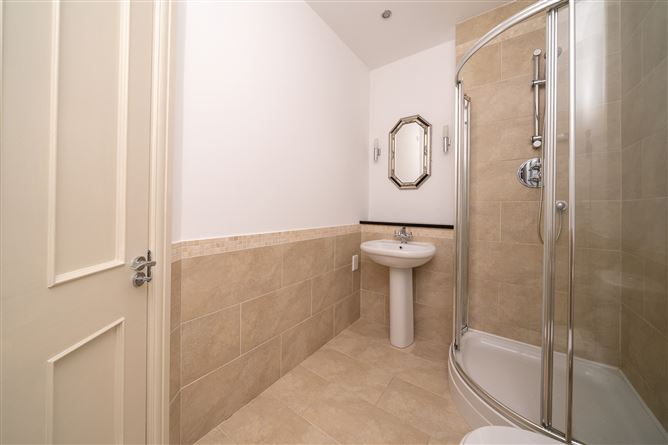 76 Ballintyre Grove, Ballinteer, Dublin 16