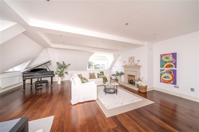 76 Ballintyre Grove, Ballinteer, Dublin 16