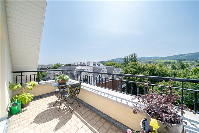 76 Ballintyre Grove, Ballinteer, Dublin 16