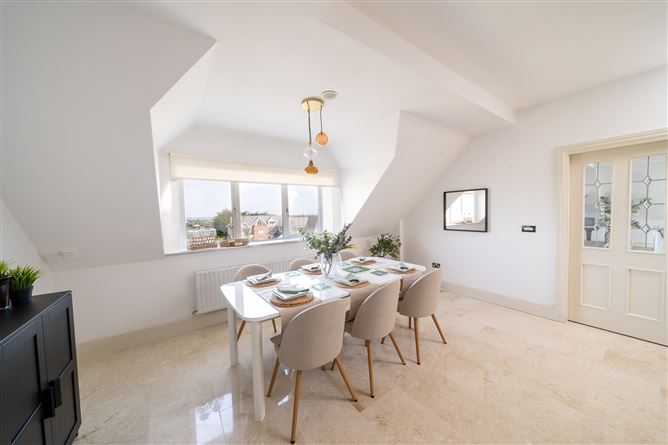 76 Ballintyre Grove, Ballinteer, Dublin 16