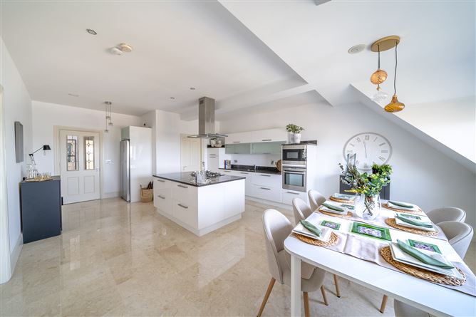 76 Ballintyre Grove, Ballinteer, Dublin 16