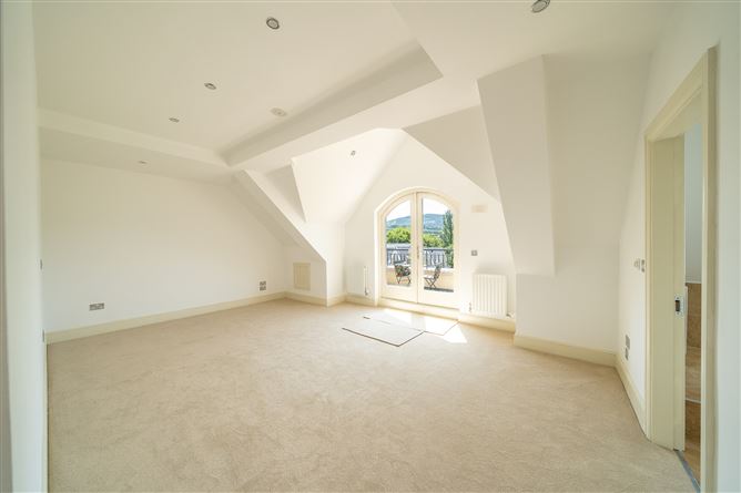 76 Ballintyre Grove, Ballinteer, Dublin 16