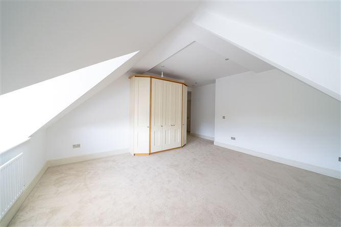 76 Ballintyre Grove, Ballinteer, Dublin 16