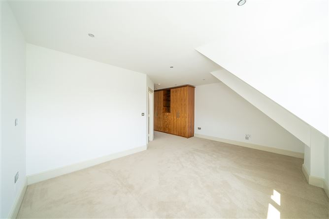 76 Ballintyre Grove, Ballinteer, Dublin 16