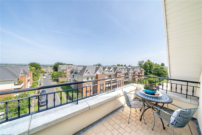 76 Ballintyre Grove, Ballinteer, Dublin 16