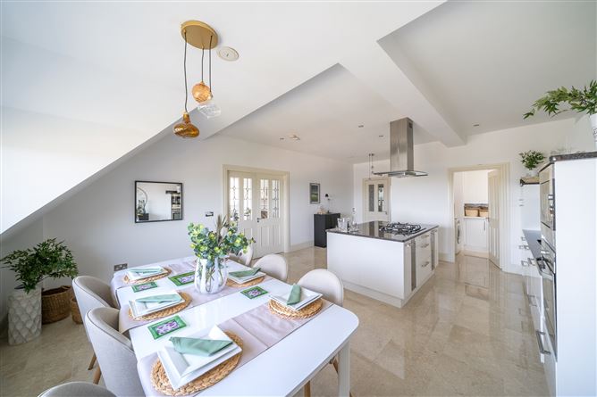 76 Ballintyre Grove, Ballinteer, Dublin 16