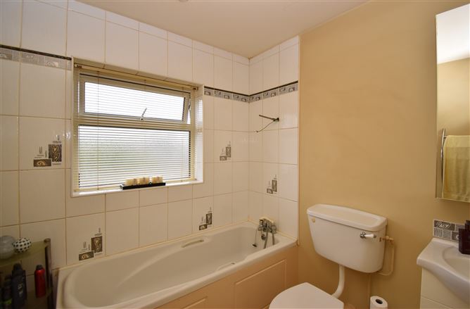 72 Upper Clevedon, Carrigaline, Cork