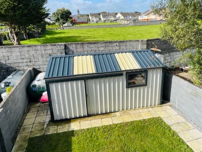 27 Carrig an Oir, Toberteascain, Ennis, Clare