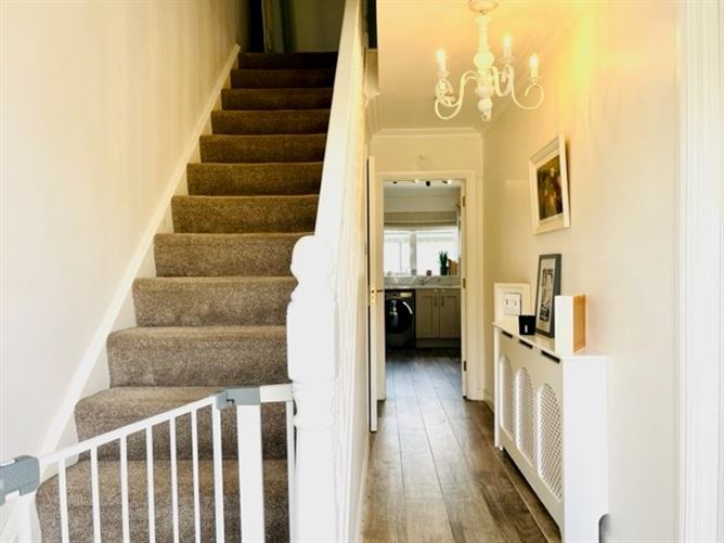27 Carrig an Oir, Toberteascain, Ennis, Clare