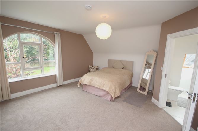 2 The Grove, Brownstown Lower, Curragh, Kildare