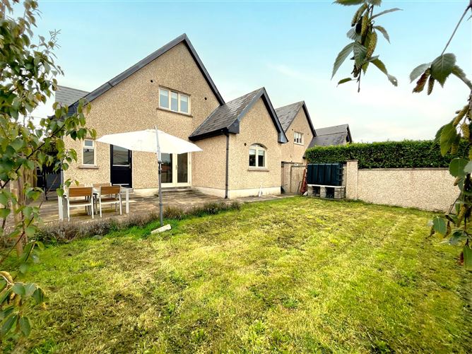 2 The Grove, Brownstown Lower, Curragh, Kildare