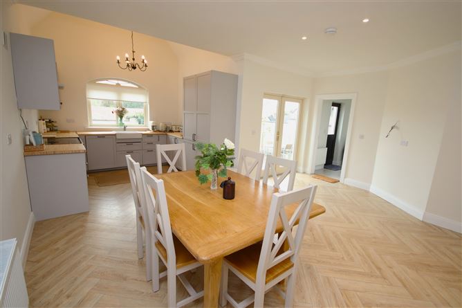 2 The Grove, Brownstown Lower, Curragh, Kildare