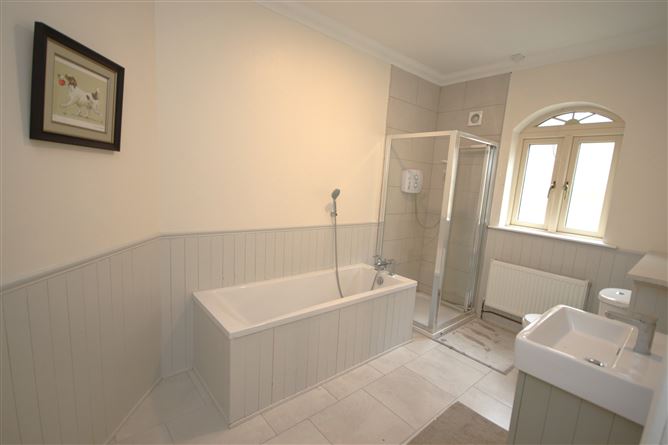 2 The Grove, Brownstown Lower, Curragh, Kildare