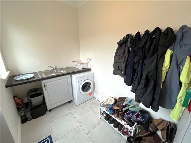 2 The Grove, Brownstown Lower, Curragh, Kildare