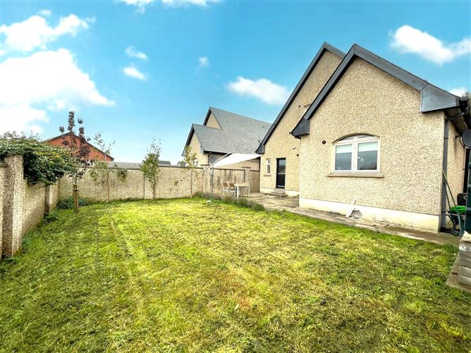 2 The Grove, Brownstown Lower, Curragh, Kildare