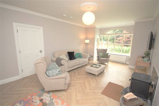 2 The Grove, Brownstown Lower, Curragh, Kildare