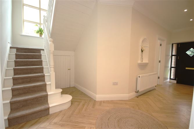 2 The Grove, Brownstown Lower, Curragh, Kildare